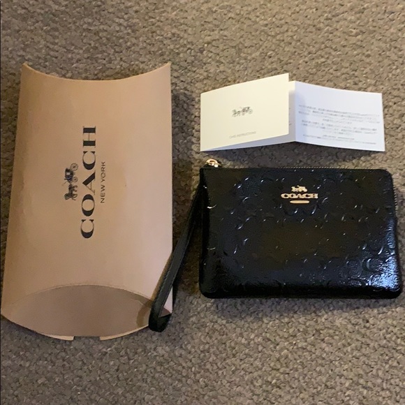 Coach Accessories - NWT Coach Black Gold Wallet Wristlet